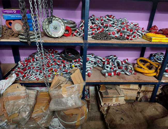 Industrial bearings and machinery parts supplied by Maruthi Bearing & Tools